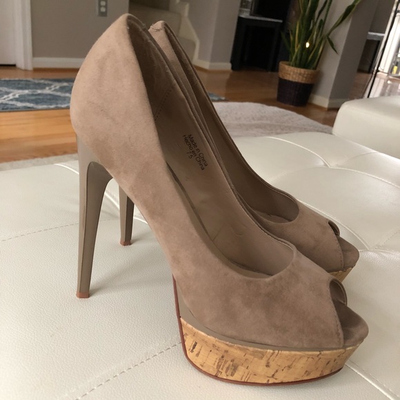 💥Forever 21 - nude peep toe heels💙 - Picture 2 of 5